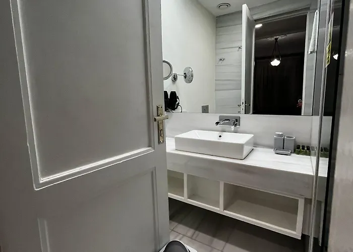 Lina Taksim Pera Hotell 3*