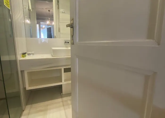 Lina Taksim Pera Hotell