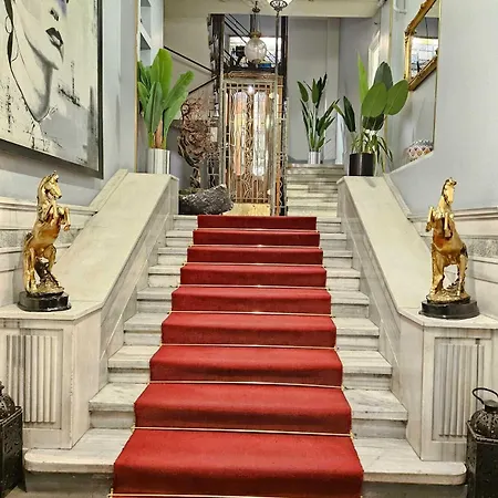 Lina Taksim Pera Otel 3*