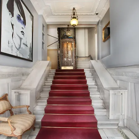 Hotel Lina Taksim Pera 3*