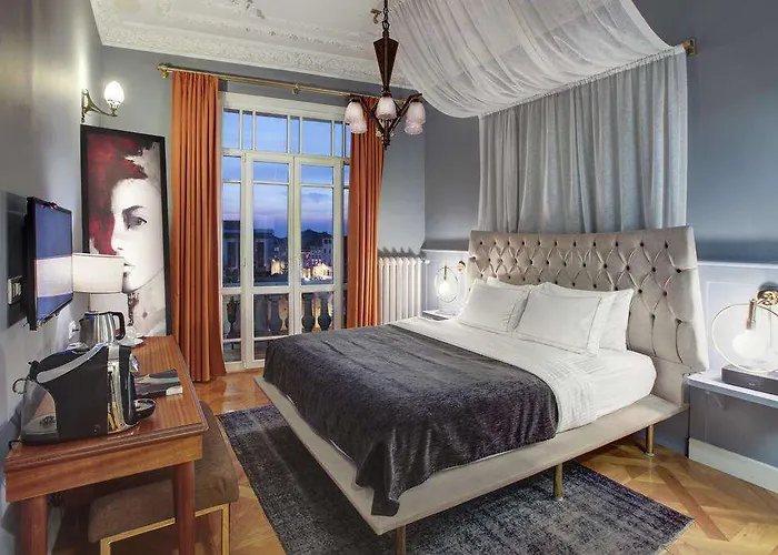 Lina Taksim Pera 3* Стамбул