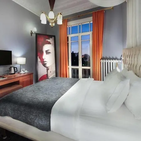 Otel Lina Taksim Pera Former Walton